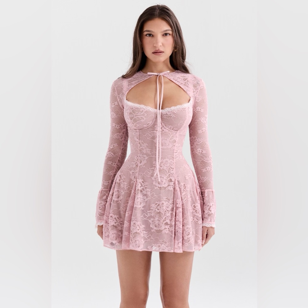House of Cb ALICE
Perfectly Pink Lace Mini Dress
